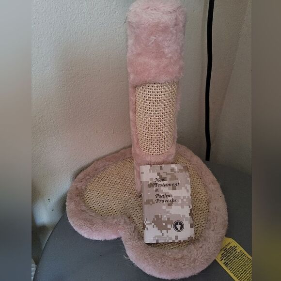 Heart shaped cat scratching post - Picture 5 of 5